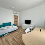 Avi Garden * كونستانتا