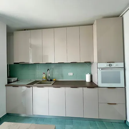 Aviatorii Modern Escape