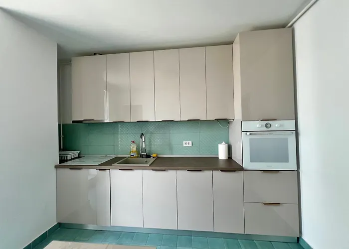 Aviatorii Modern Escape